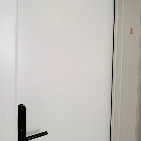Grand Host Central Suite 1 -120 Sqm Free Parking & Near Congress Centre *