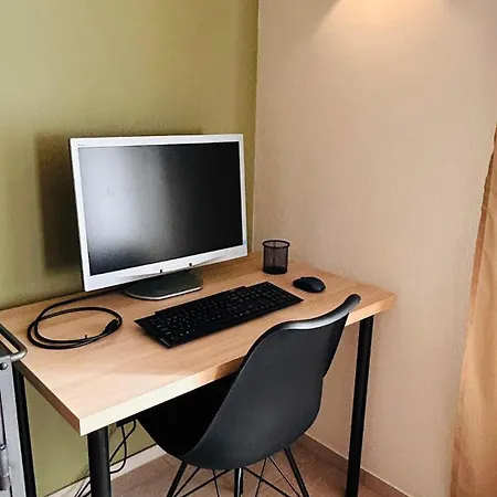 公寓 120sqm Duplex With Airc Free Parking Family & Business 比尔