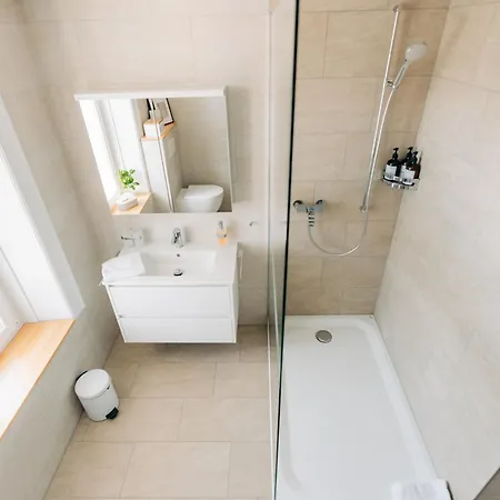 Grand Host Central Suite 1 -120 Sqm Free Parking & Near Congress Centre Apartmán *