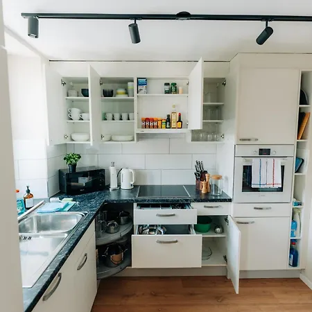 Apartmán Grand Host Central Suite 1 -120 Sqm Free Parking & Near Congress Centre *