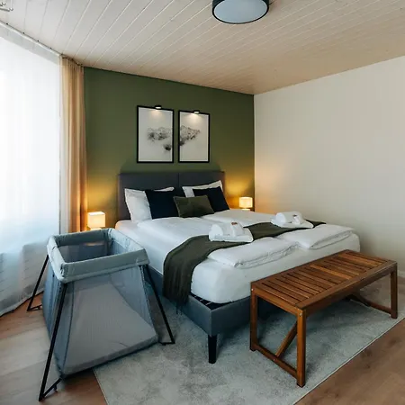Grand Host Central Suite 1 -120 Sqm Free Parking & Near Congress Centre