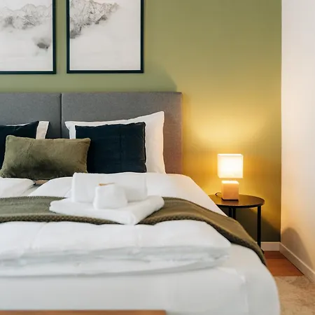 Grand Host Central Suite 1 -120 Sqm Free Parking & Near Congress Centre Apartmán *