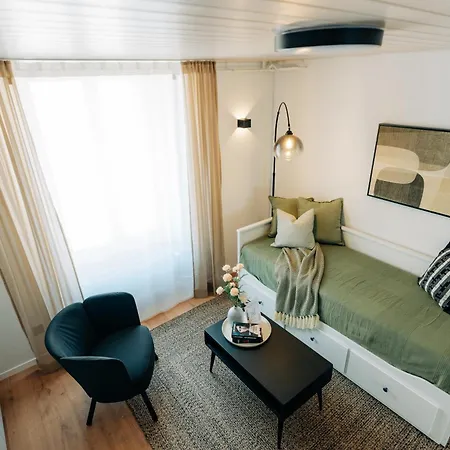 Grand Host Central Suite 1 -120 Sqm Free Parking & Near Congress Centre